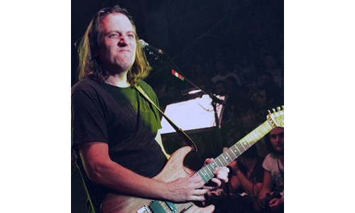 CENK EROĞLU  (GİTAR)